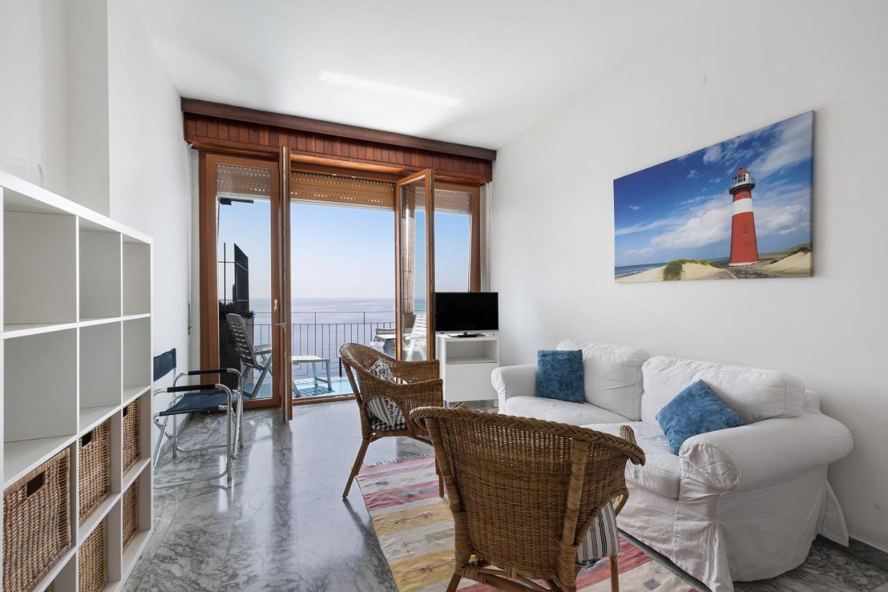 Appartamento Stupenda Vista Mare Bergeggi Bagian luar foto