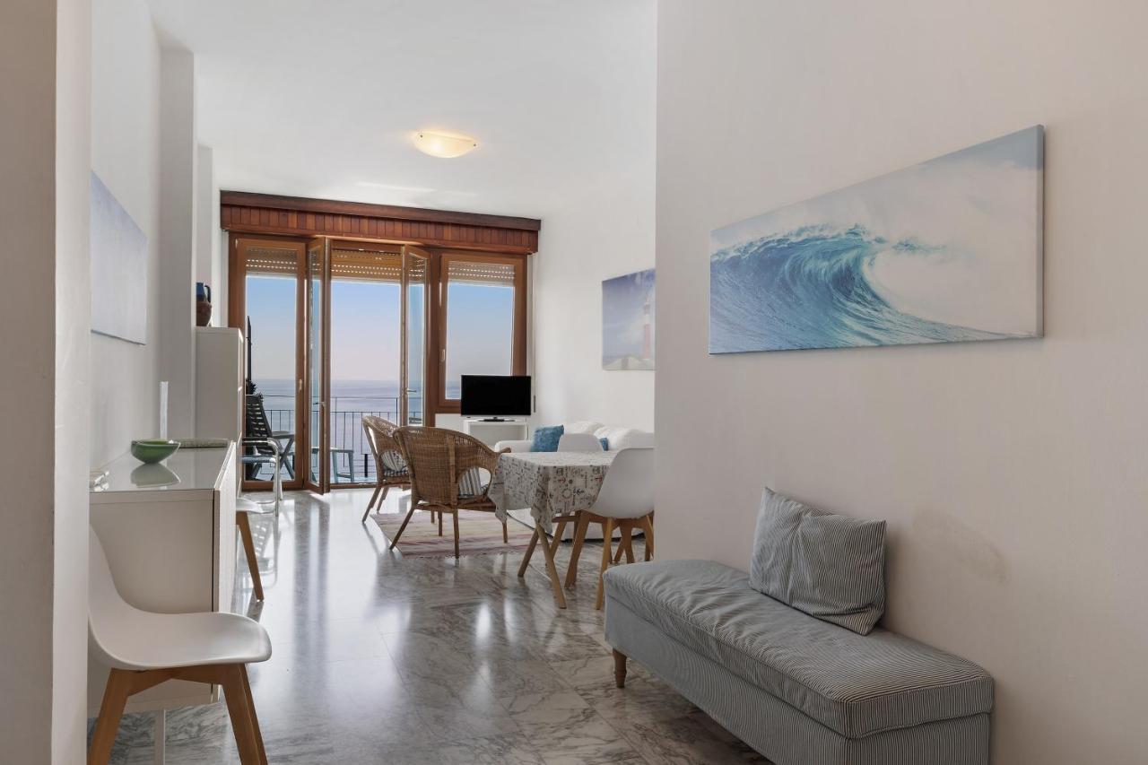 Appartamento Stupenda Vista Mare Bergeggi Bagian luar foto